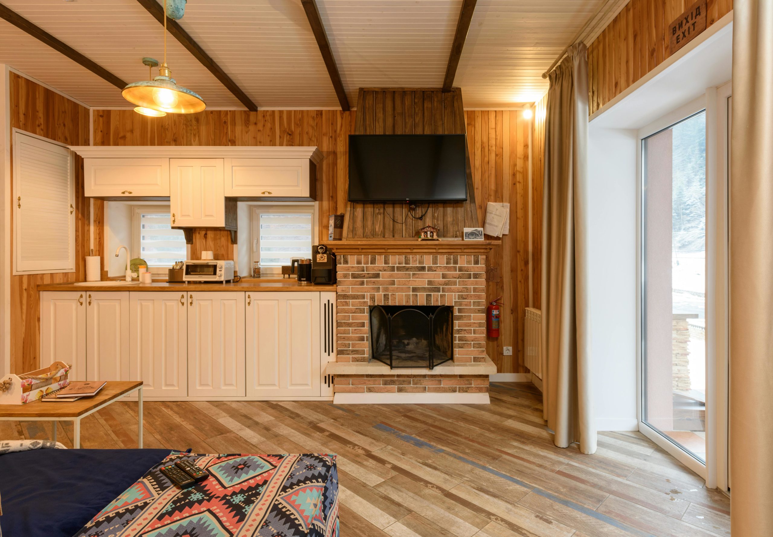 Qualité de service avec GS Rénovation pour la rénovation de boiserie